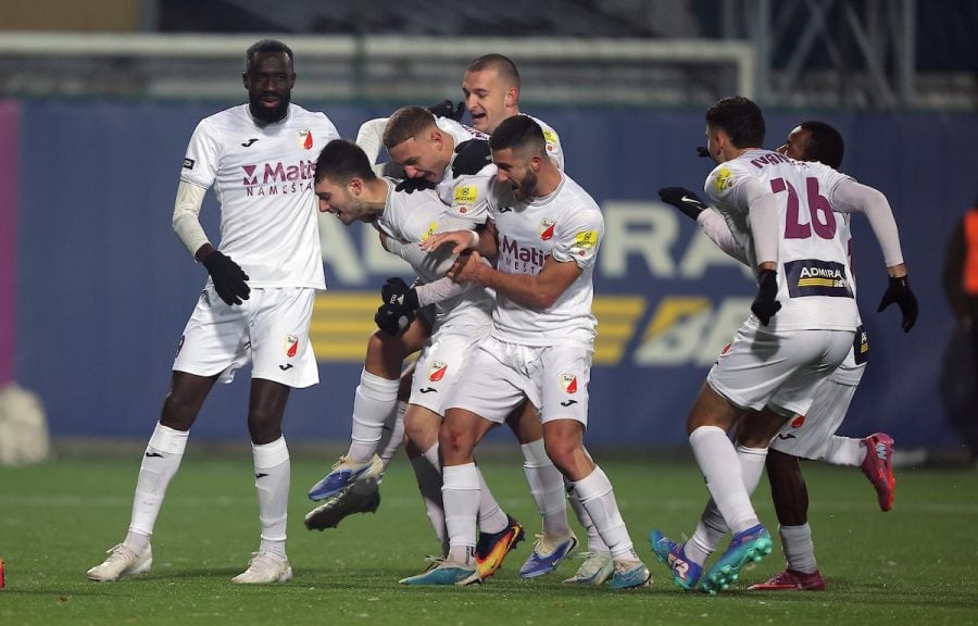 Šok u Ivanjici: VAR priznao gol Javora, Zvezda pred porazom (VIDEO)