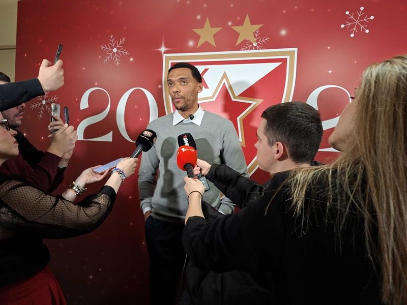 Zvezdin novogodišnji poklon – Džoel Bolomboj stigao na „žurku“ u Beogradu