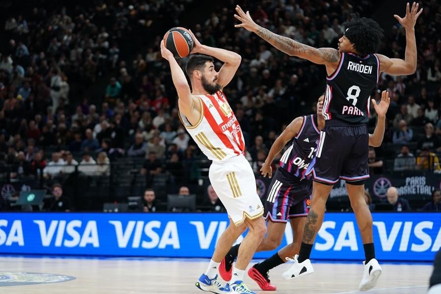 Zvezdi 92 poena nedovoljna za pobedu! Crveno-bele koštala serija 20:3 u trećem periodu