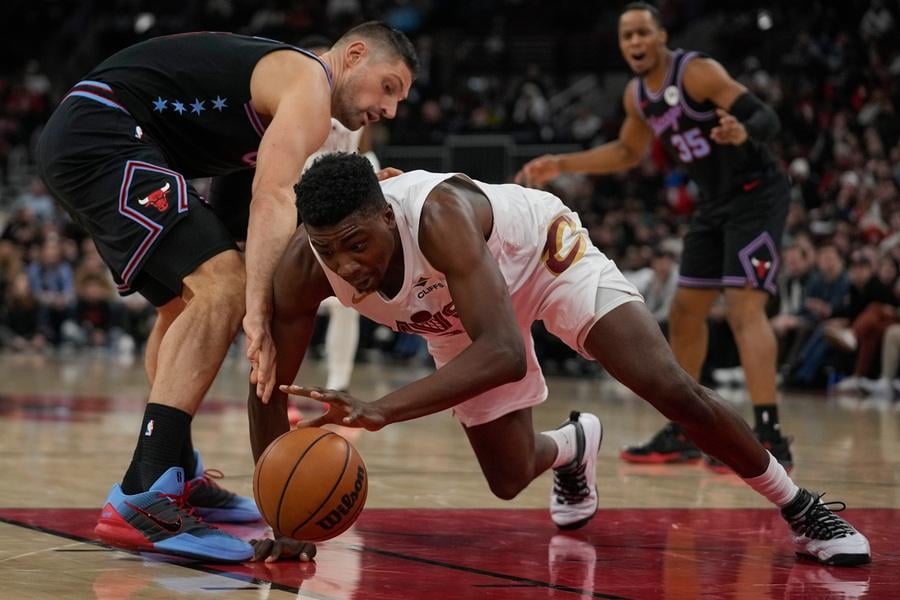 Pobede Čikaga i Memfisa, dabl-dabl bivšeg igrača Partizana (VIDEO)