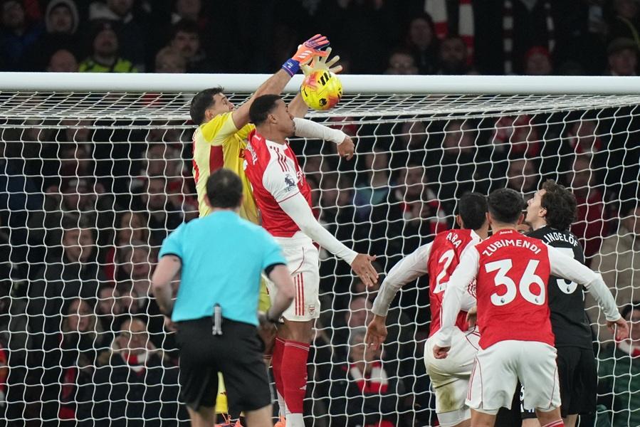 Premijer liga: Arsenal mirovao 45 minuta, pa razbio Aston Vilu, Junajtedu samo bod protiv „fenjeraša“ (VIDEO)