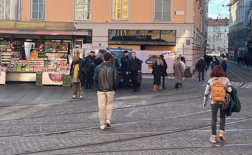 Pojačane mere bezbednosti u Gracu (FOTO)