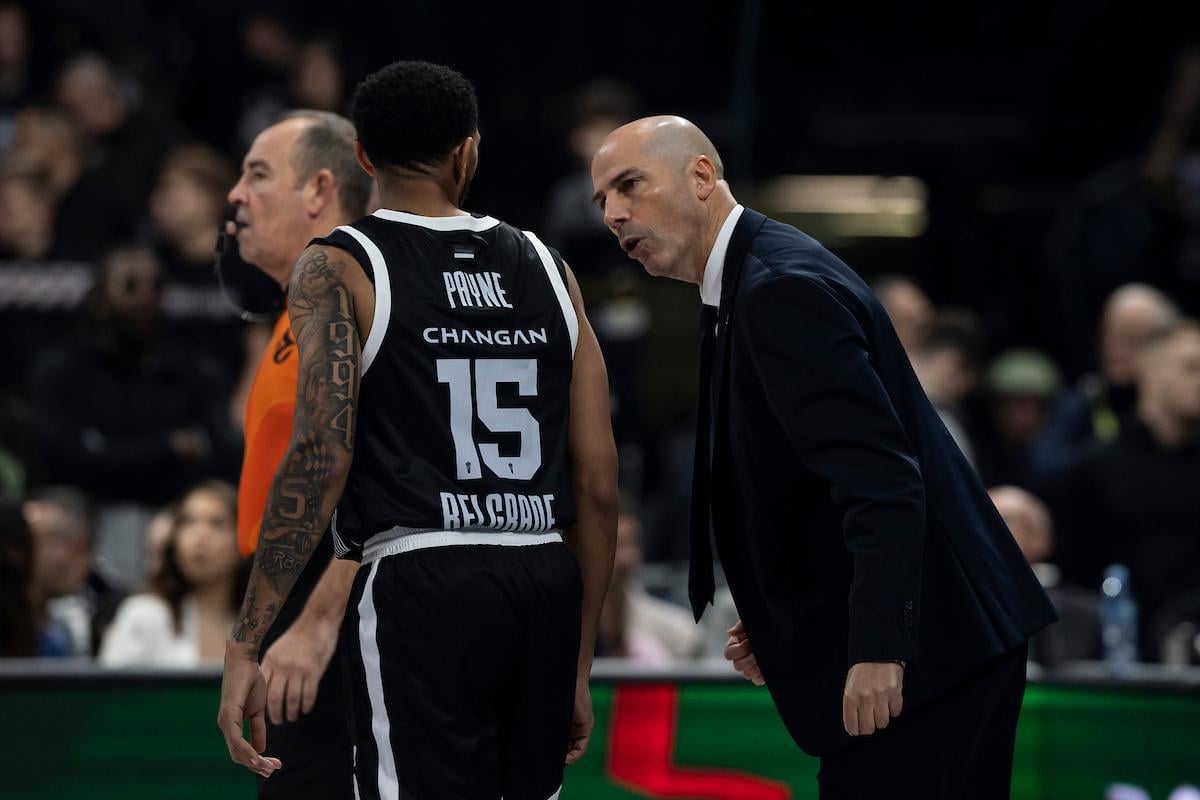 Partizan tone sve dublje, navijači skandiraju Željku Obradoviću (VIDEO)