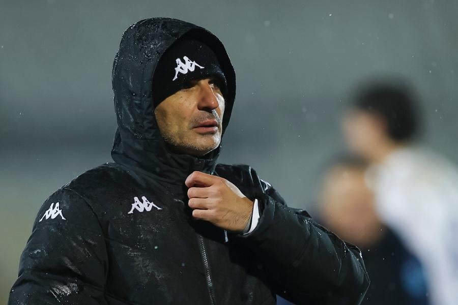 Stojaković na levu stranu stavio desnog beka (SASTAVI)