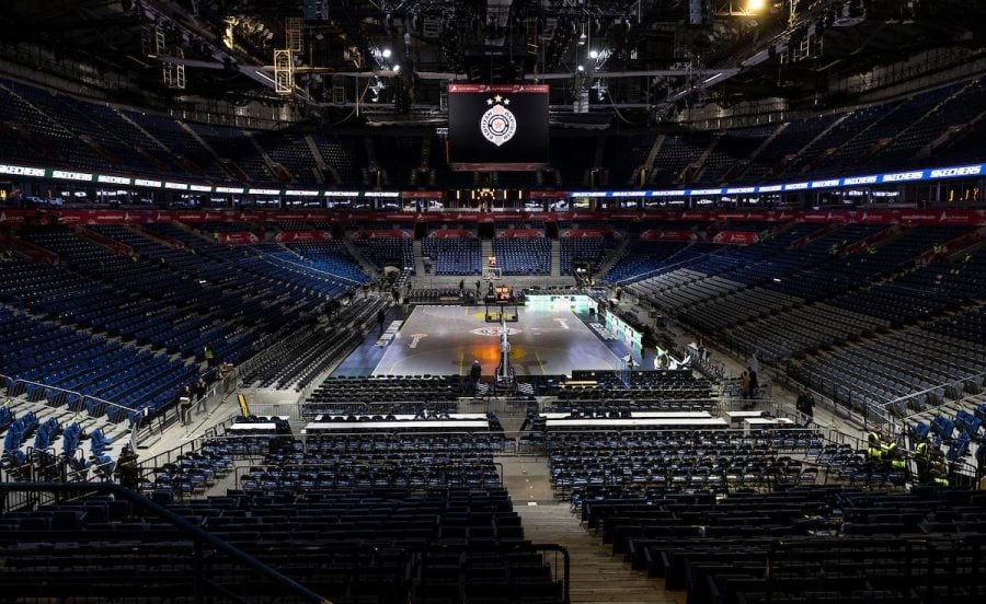 Približava se „večiti derbi“: Zvezdini navijači pristižu u Arenu (VIDEO)