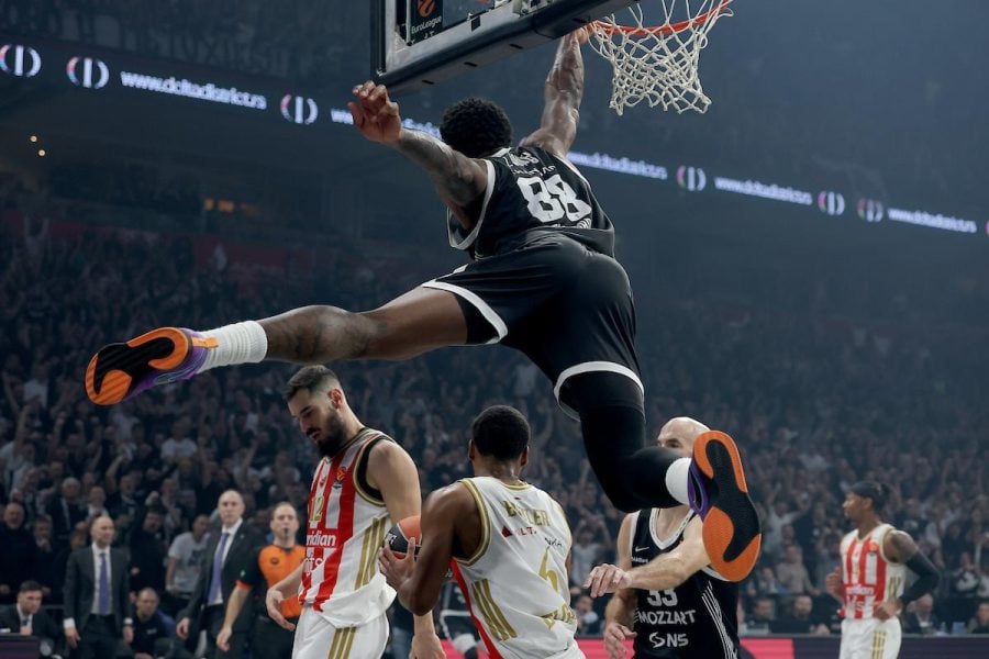 „Večiti derbi“ Partizana i Zvezde završio na „X“ kanalu Čikago Bulsa (VIDEO)