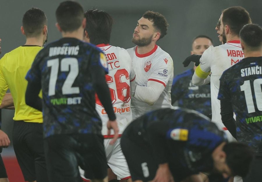 Gužva i koškanje fudbalera Zvezde i TSC-a, sudija Janjuš prinuđen da deli kartone (VIDEO)