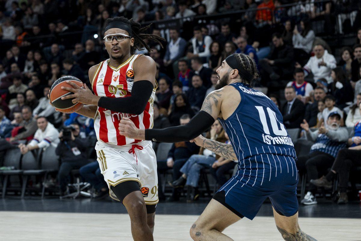 Moneke okrenuo leđa kamerama, pa zapalio navijače: „Dosta sam ja pričao…“