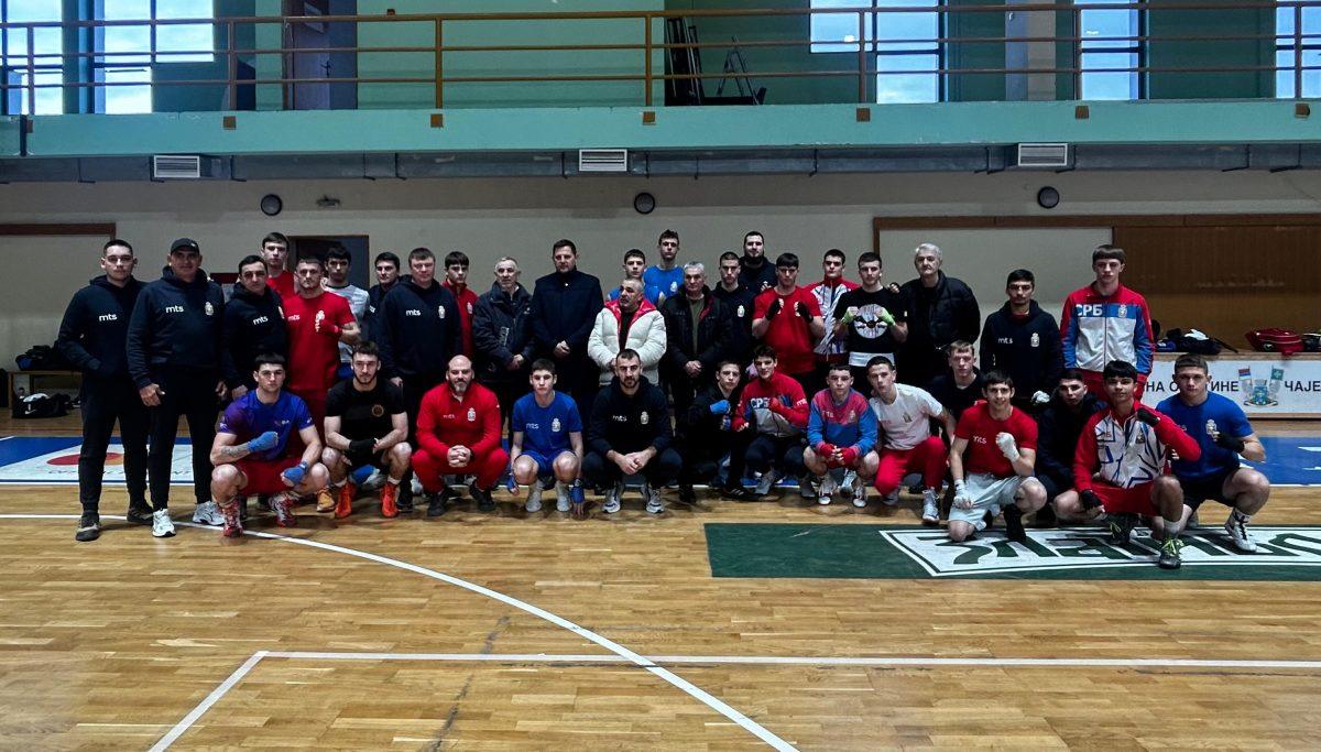 Radno na Zlatiboru: Bokserima Srbije ne smetaju ni kiša ni sneg!