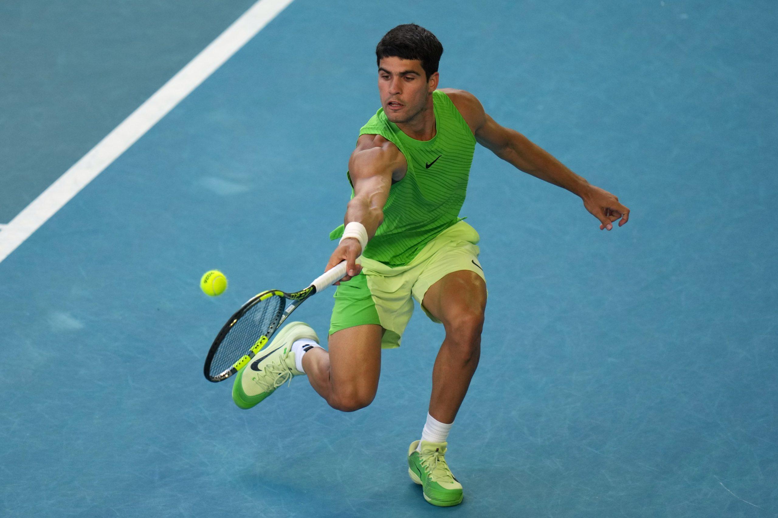 Epski meč u Melburnu: Alkaraz vodio 2:0 u setovima, pa spasavao živu glavu protiv razigranog Zvereva – prvi reket sveta je u finalu