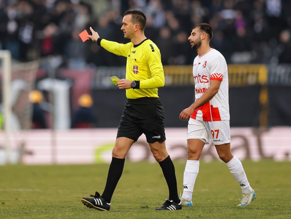 Da li je sudija Milan Mitić oštetio Partizan za penal? Igrao se 95. minut, Mustafa je startovao na Milića (VIDEO)