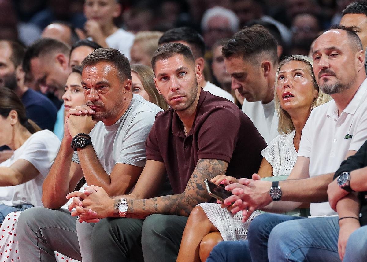 Muk u Minhenu: Jović pao i glavom udario o parket (VIDEO)