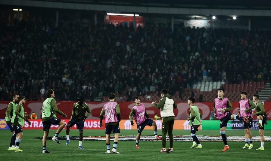 Žestok doček za fudbalere Selte na „Marakani“ (VIDEO)