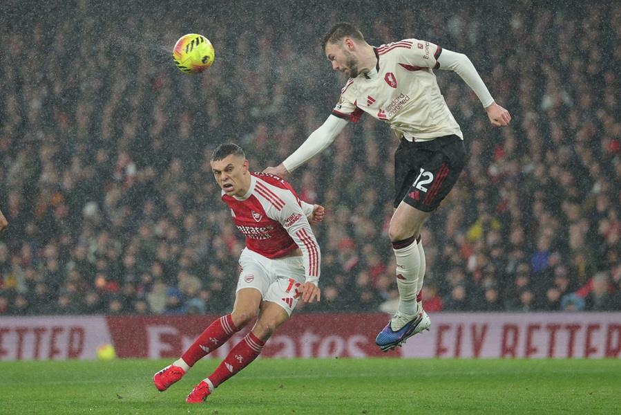 Bilo dima, ali ne i vatre: Arsenal i Liverpul remizirali bez golova