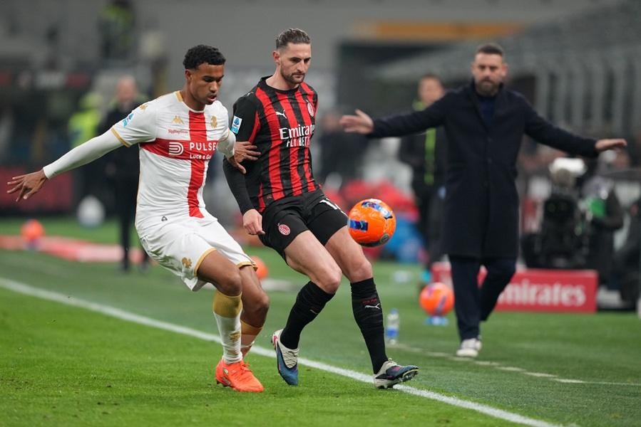 Serija A: Milan nastavio poteru za gradskim rivalom i odvojio se od Napolija (VIDEO)