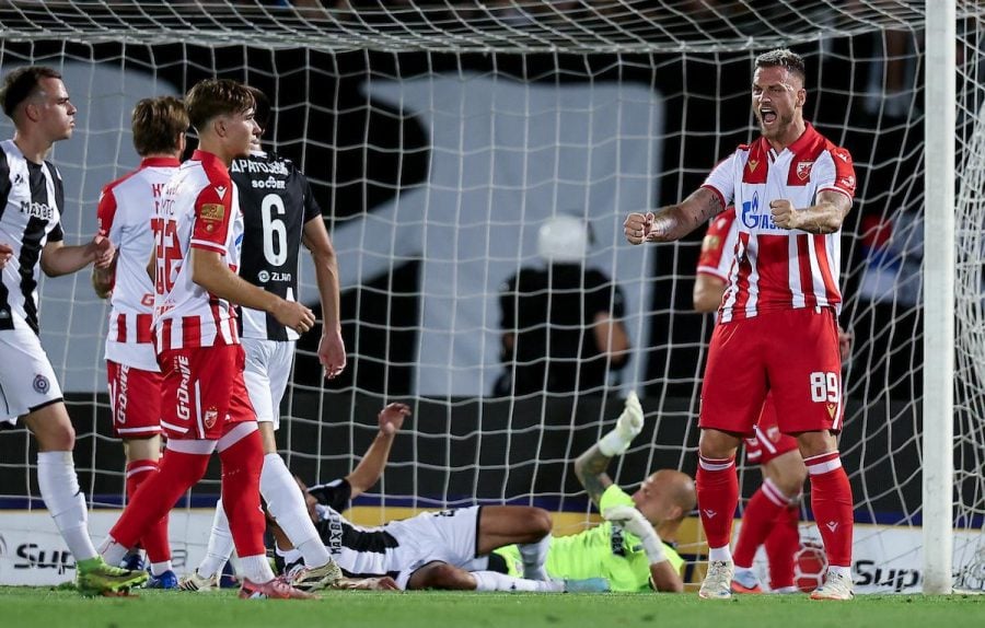 Komedija na „Marakani“ – Arnautović začikava Kostova: Ipak ti koštaš 20 miliona (VIDEO)