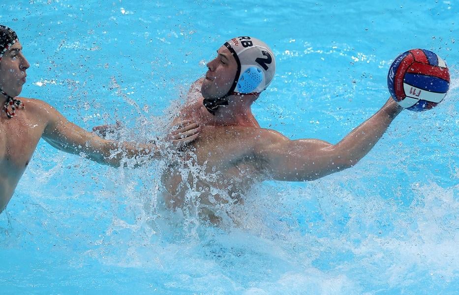 „Snovi se ostvaruju“: Mandić podelio dve mnogo skupe fotografije, razlika je 11 godina (FOTO)