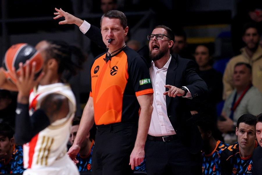 Zvezdi preti još jedna kazna? Navijači gađali sudije po završetku utakmice (VIDEO)