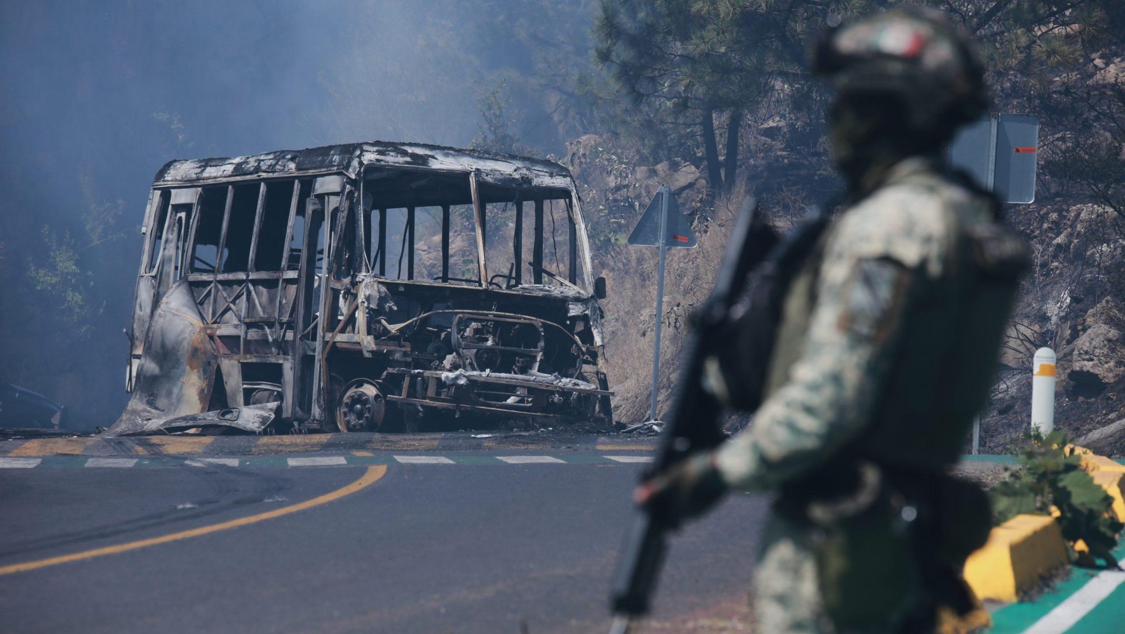 El Mencho ubijen – Meksiko u haosu: Odloženi mečevi, blokade širom zemlje, Mundijal na testu