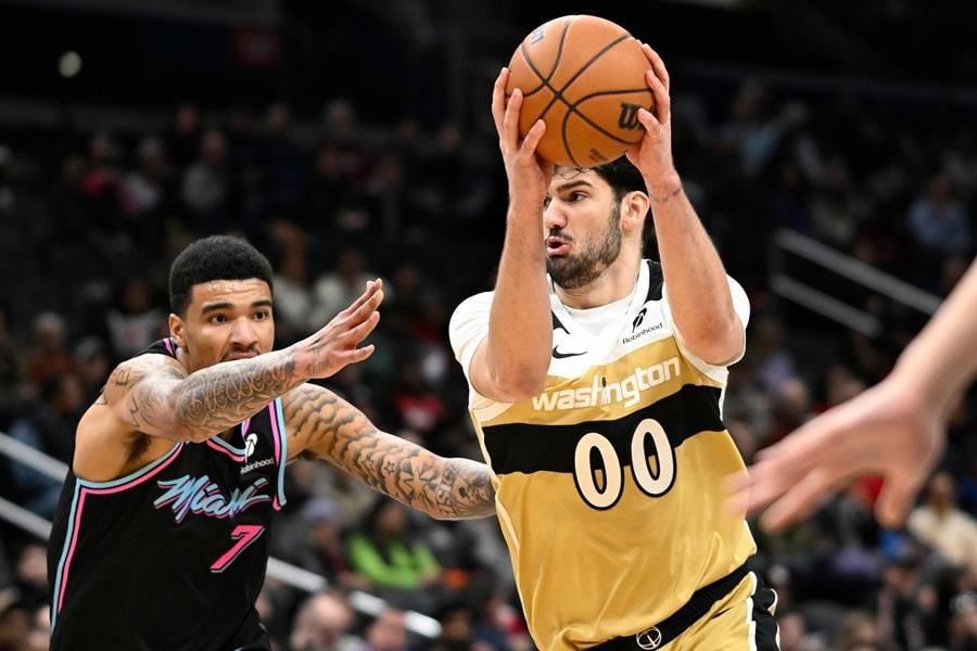 Okršaj Srba u Vašingtonu: Vukčević odličan, ali se Jović radovao