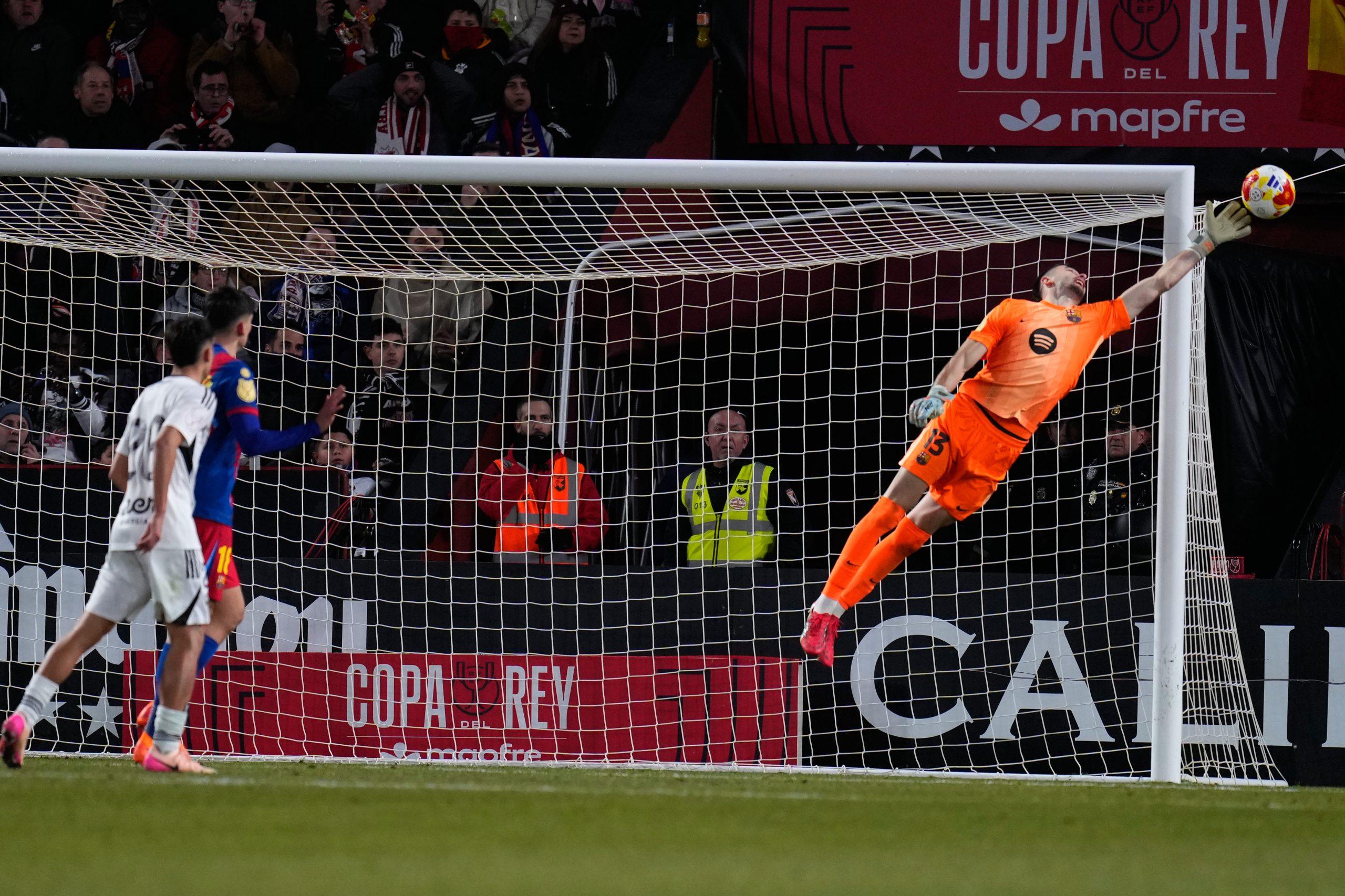 Golman Barselone kao u filmu „Kad porastem, biću Kengur“ (VIDEO)