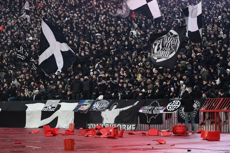 SAZNAJEMO Partizan posle derbija čeka ozbiljna kazna (FOTO)