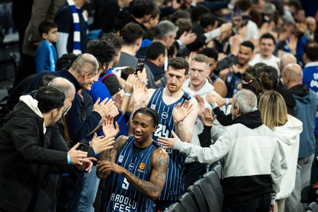 Efes se probudio i pregazio Bolonjeze – nokaut faza je ipak predaleko