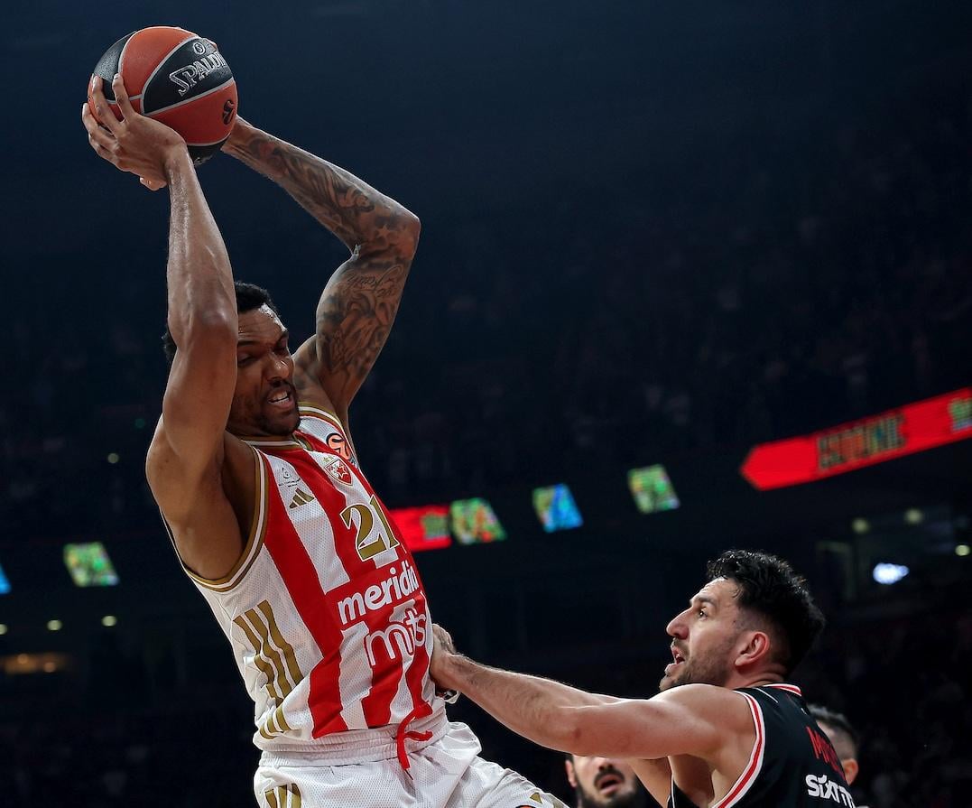 Fenomenalan alej-up: Kodi nabacio, Bolomboj silovito zakucao i podigao „Arenu“ na noge (VIDEO)