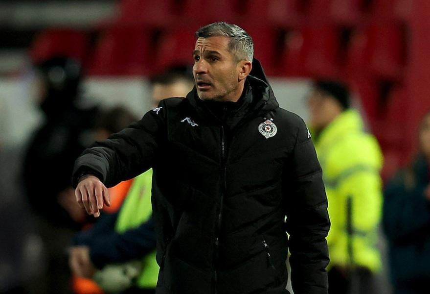 Nenad Stojaković nije više trener Partizana!