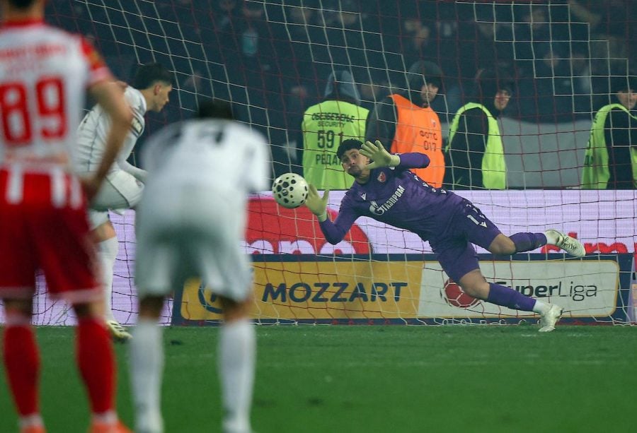 Vukotiću je Mateus odbranio penal, Kostić je odbitak smestio u mrežu, ali gol ne važi, razlog je… Katai pogodio za 3:0