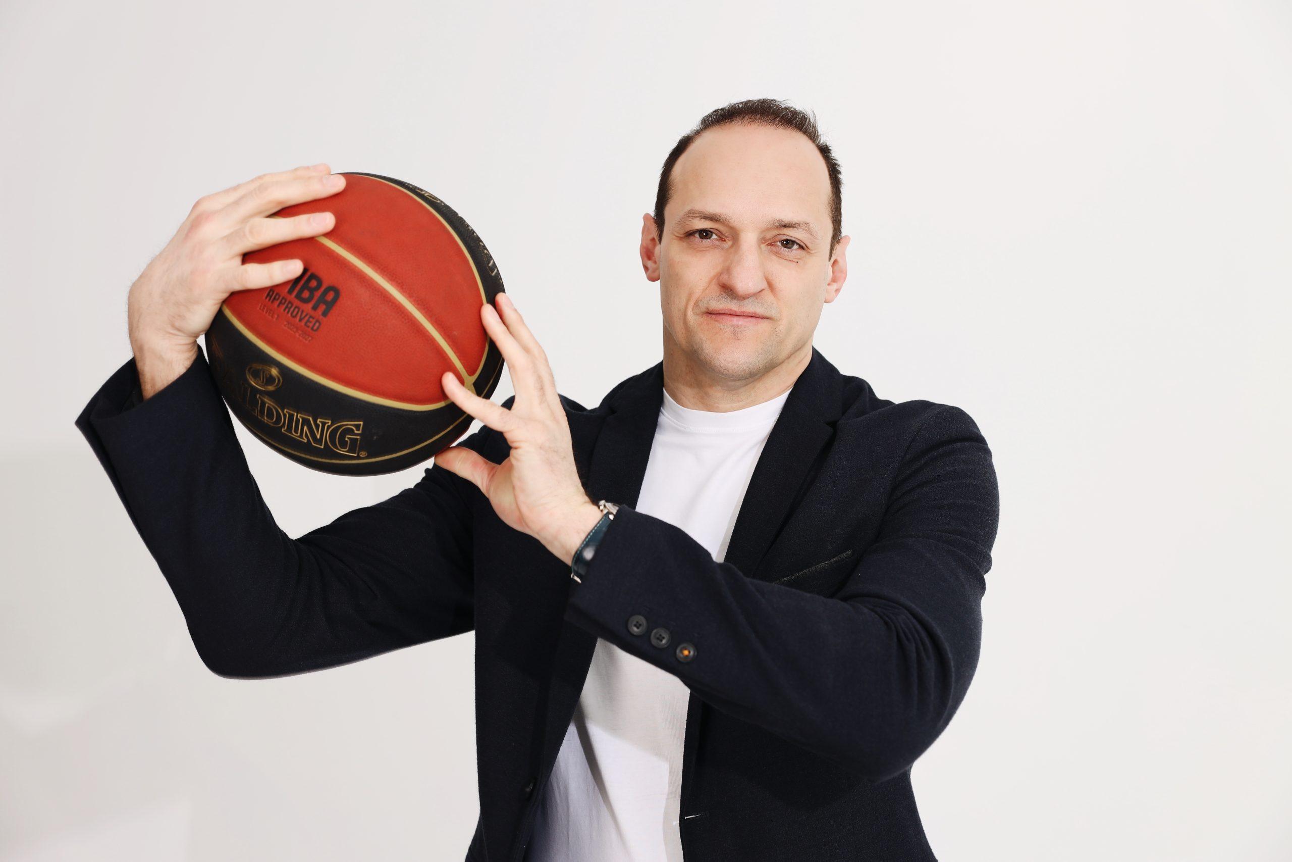 „Koja je poenta pobediti ako si uvezao kvalitet i platio ga“ – Rakočević o strancima u reprezentaciji