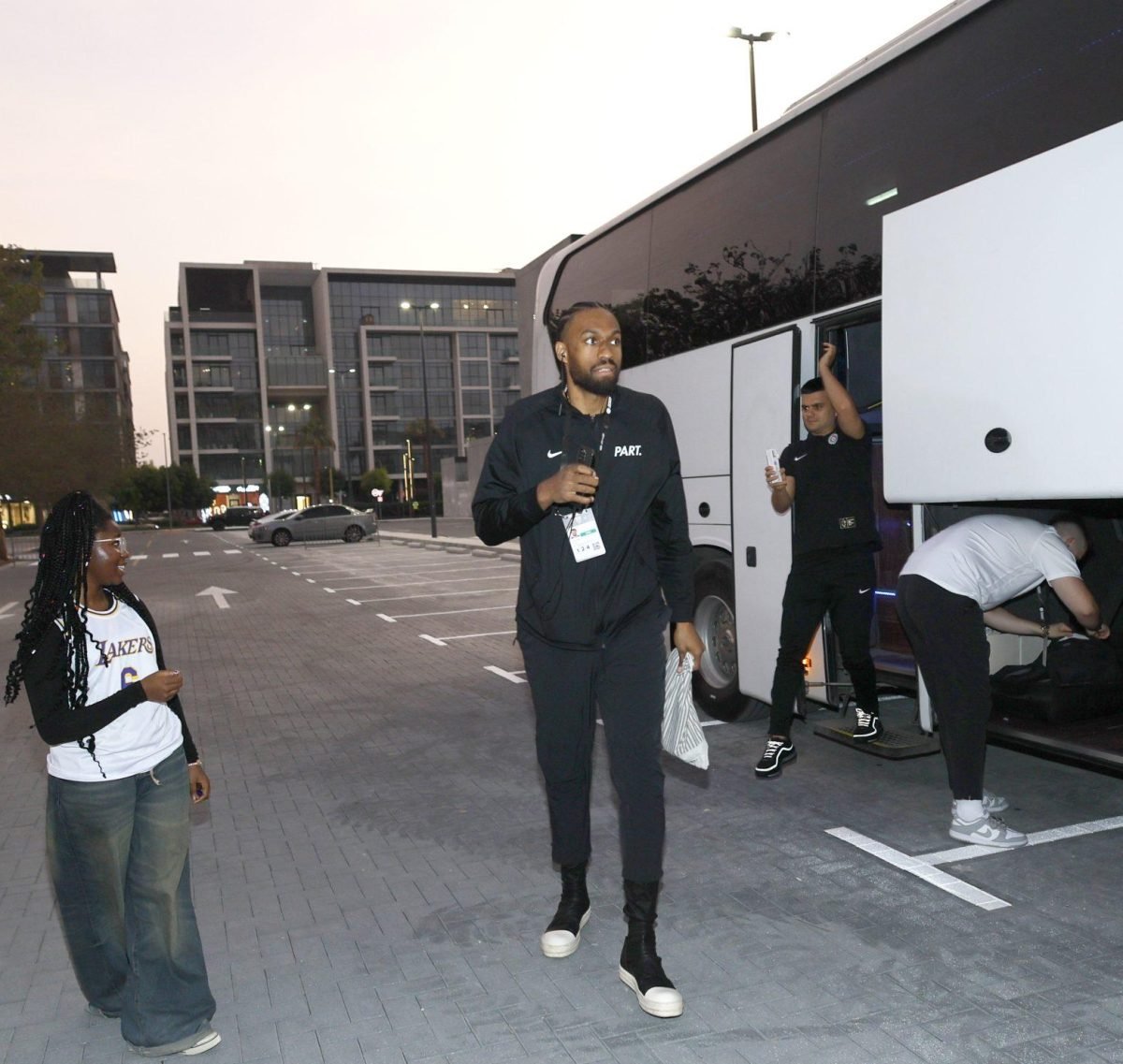 Španci oduševljeni Parkerom – „Izuetno je motivisan, odmah je otišao da trenira“ (VIDEO)