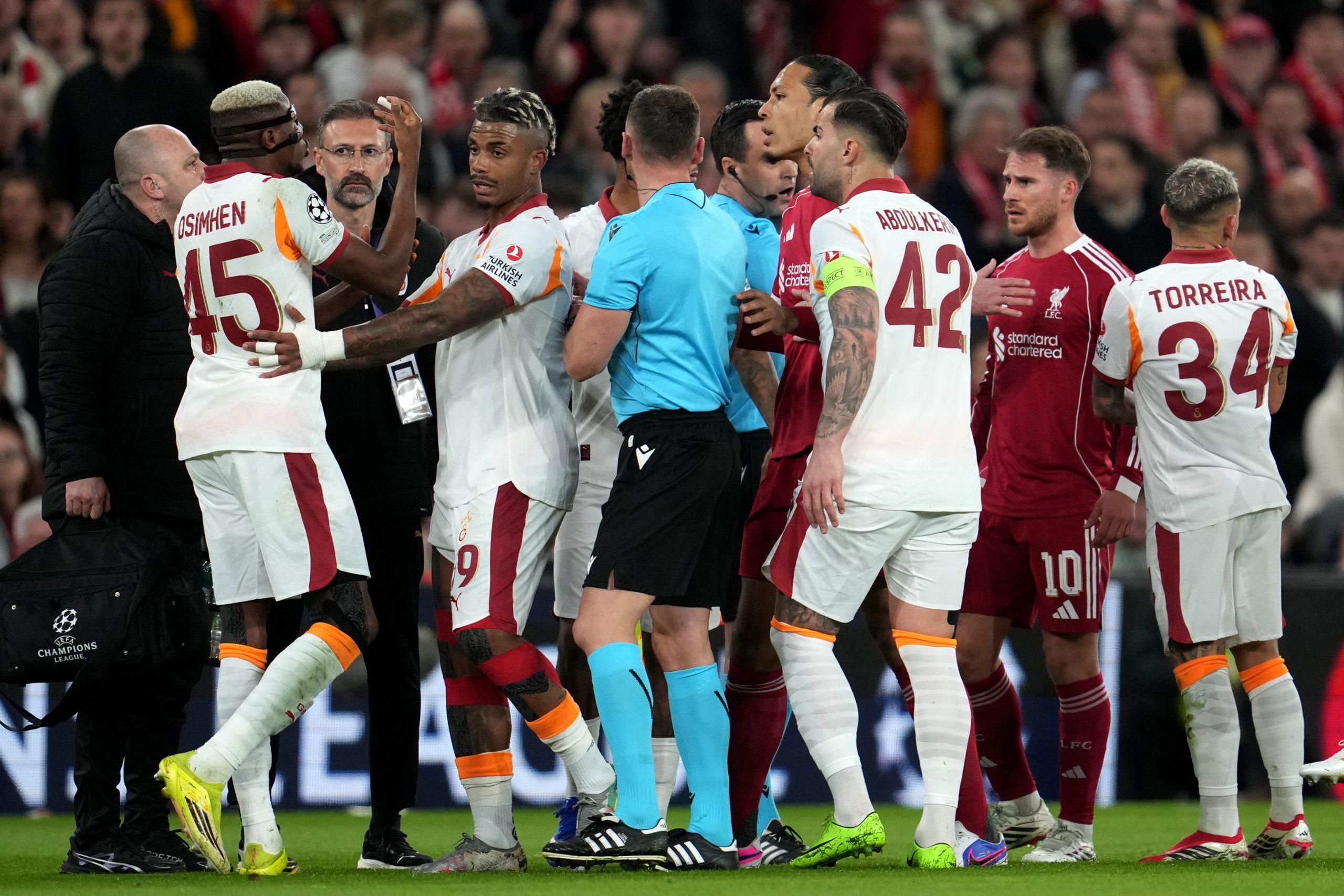 Osimen polomio ruku, teška povreda Langa