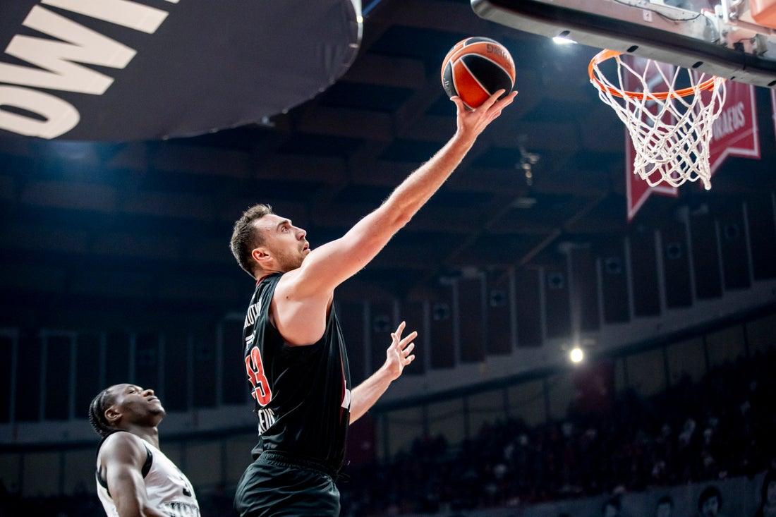 Olimpijakos dobio grčki derbi bez Vezenkova, ali uz odličnog Milutinova