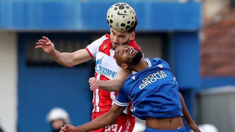 Kup Srbije: Sukob navijača, teška povreda Mateusa, golčina Tiknizjana i prolaz Zvezde u polufinale (VIDEO)