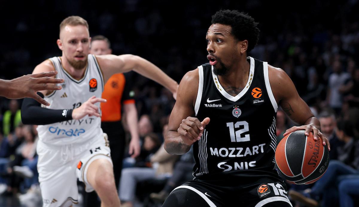 🔴 LIVE Partizan – Dubai: Crno-beli se trojkama potpuno vratili u meč