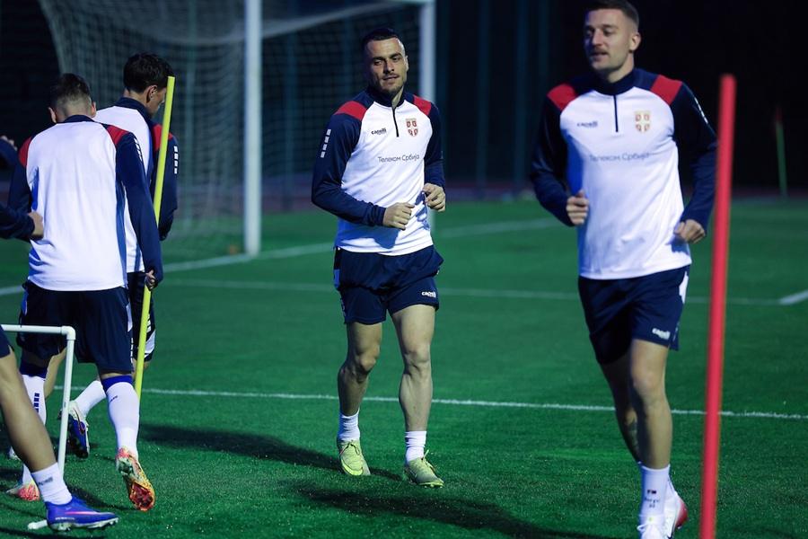 Braća Milinković-Savić ponovo uz „orlove”, sa osmesima odradili prvi trening (FOTO)