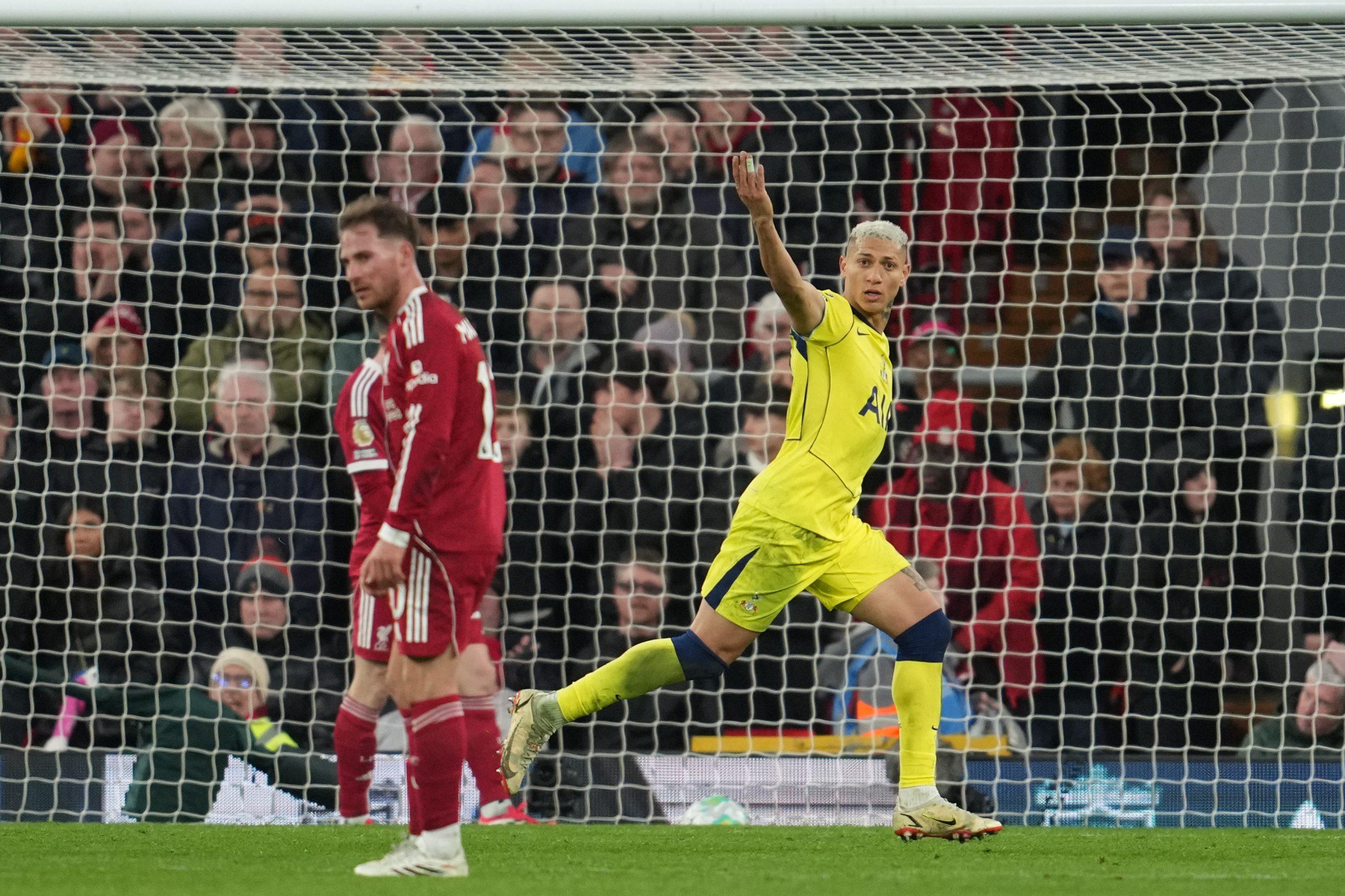 Liverpul u 90. minutu ostao bez celog plena, „pevcima“ zrno u borbi za spas