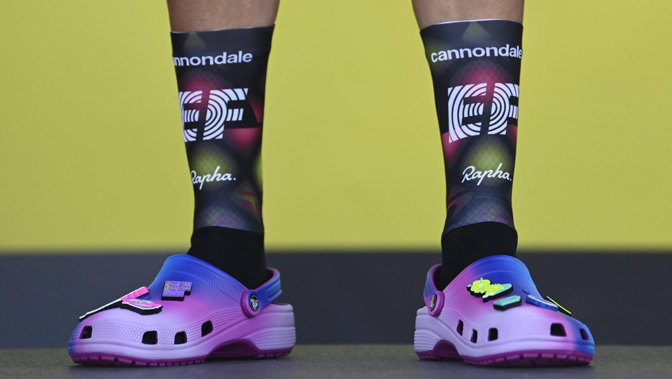 Kroks klompe dobile fudbalski izgled: Da li biste ih nosili?