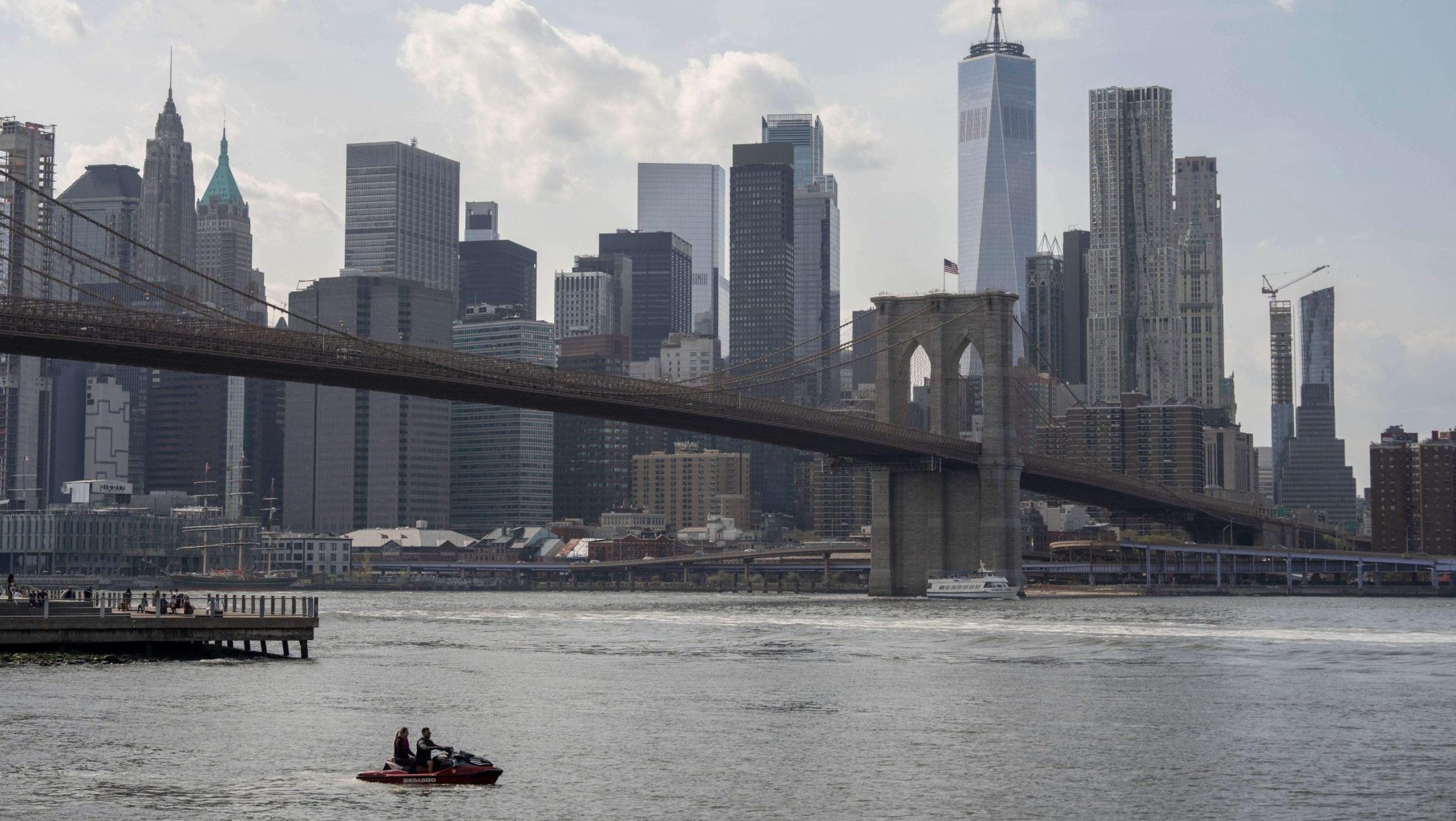 Revolucija u Njujorku: Plutajući plivački bazen na Ist Riveru
