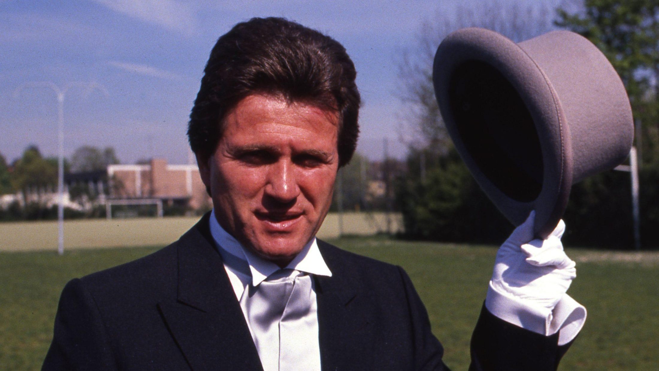 Nju Balans predstavio nove patike inspirisane smokingom