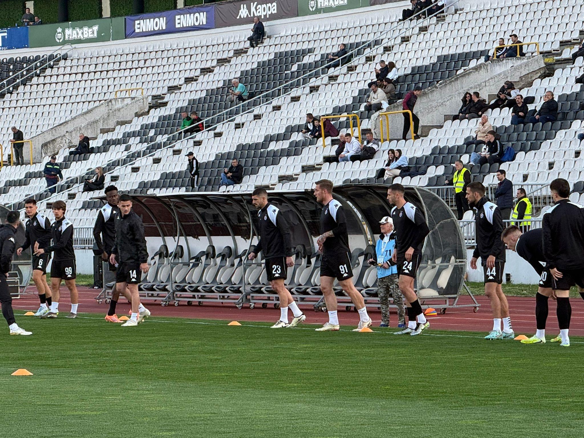 MaxBet Sport najavio, Blagojević sproveo: Snimili smo zagrevanje crno-belih (VIDEO)