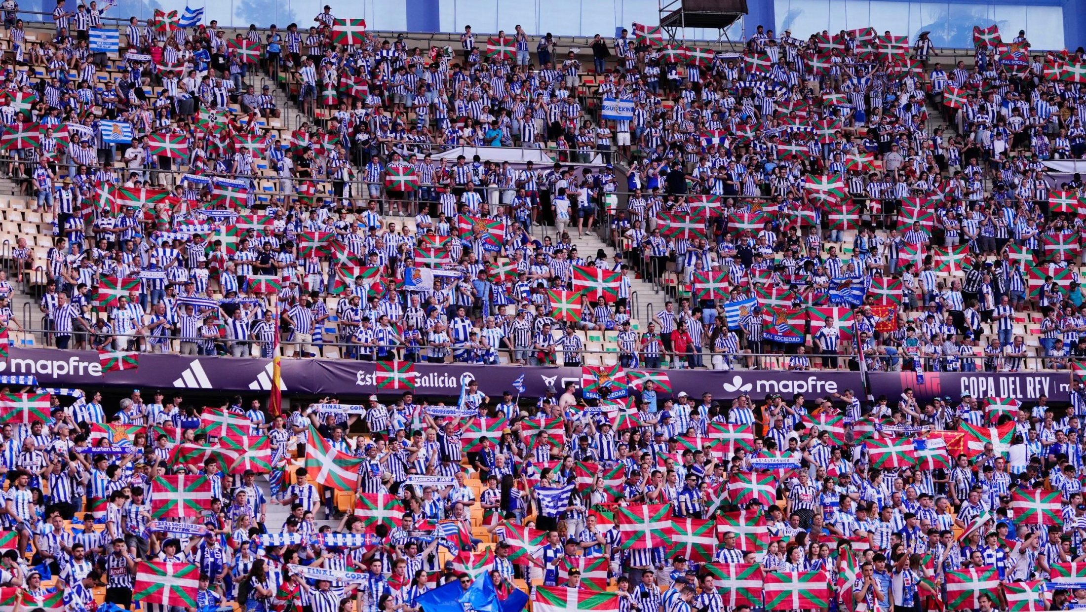Ovako izgleda ljubav prema klubu: San Sebastijan slavi Sosijedad u prizoru za pamćenje (VIDEO)