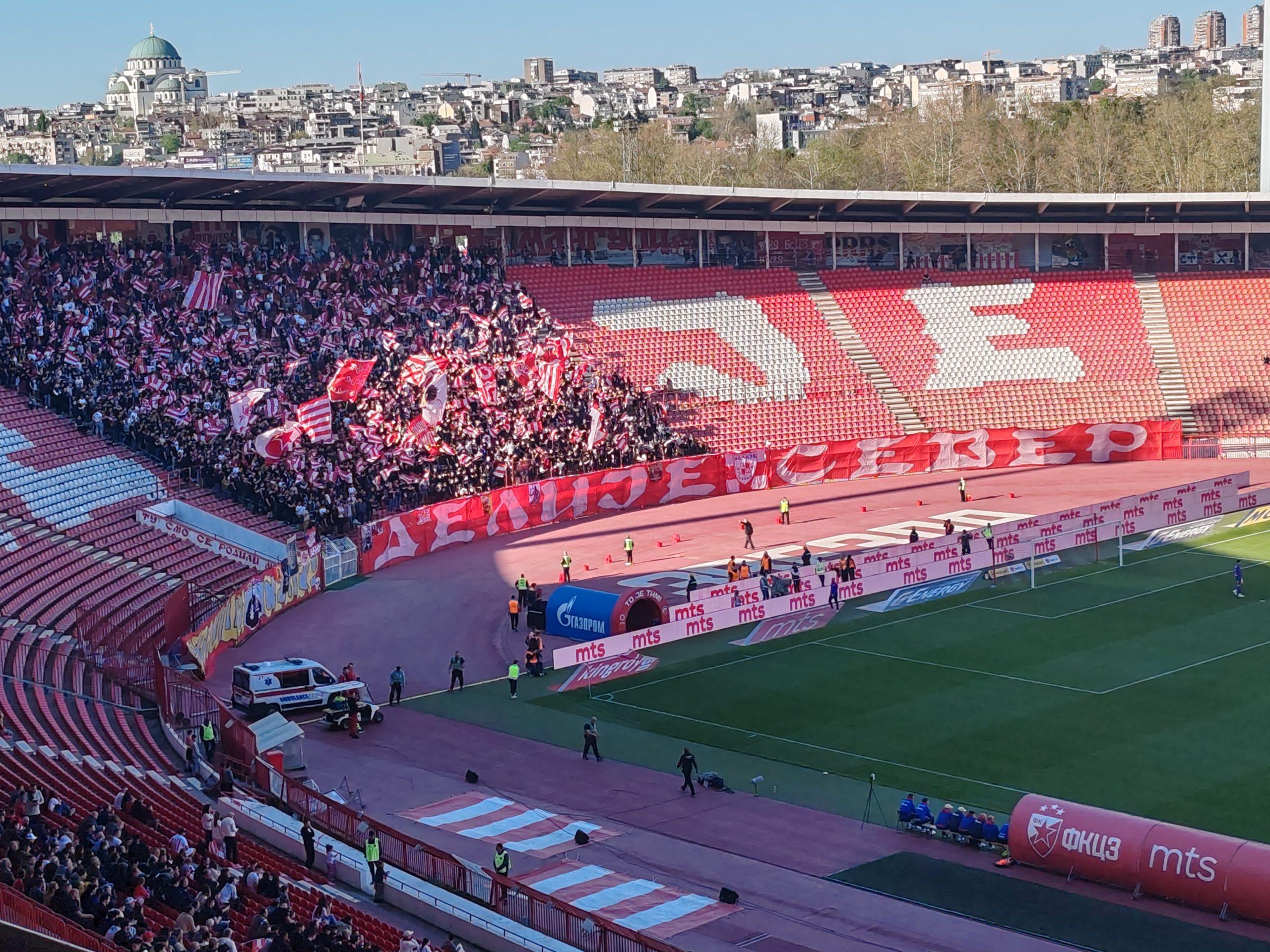 Ovo je sada već razmaženost: „Delije“ su tu i krenule su feštom, „Firma“ stiže! Gde su ljubitelji fudbala? (VIDEO)