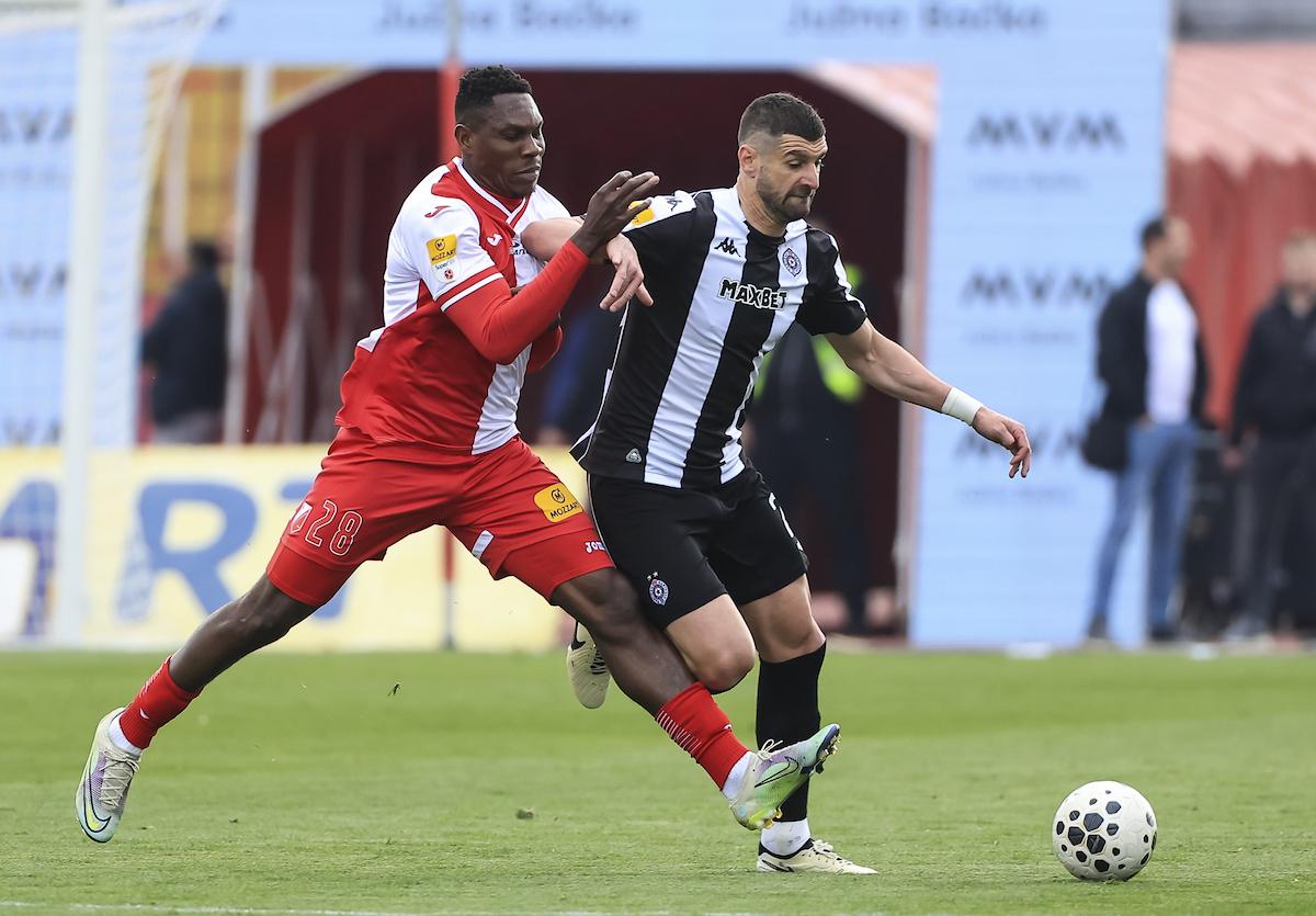 Partizan preživeo crveni karton Đurđevića i zicer Merija u Novom Sadu, crno-beli sačuvali drugo mesto pred „večiti“ derbi