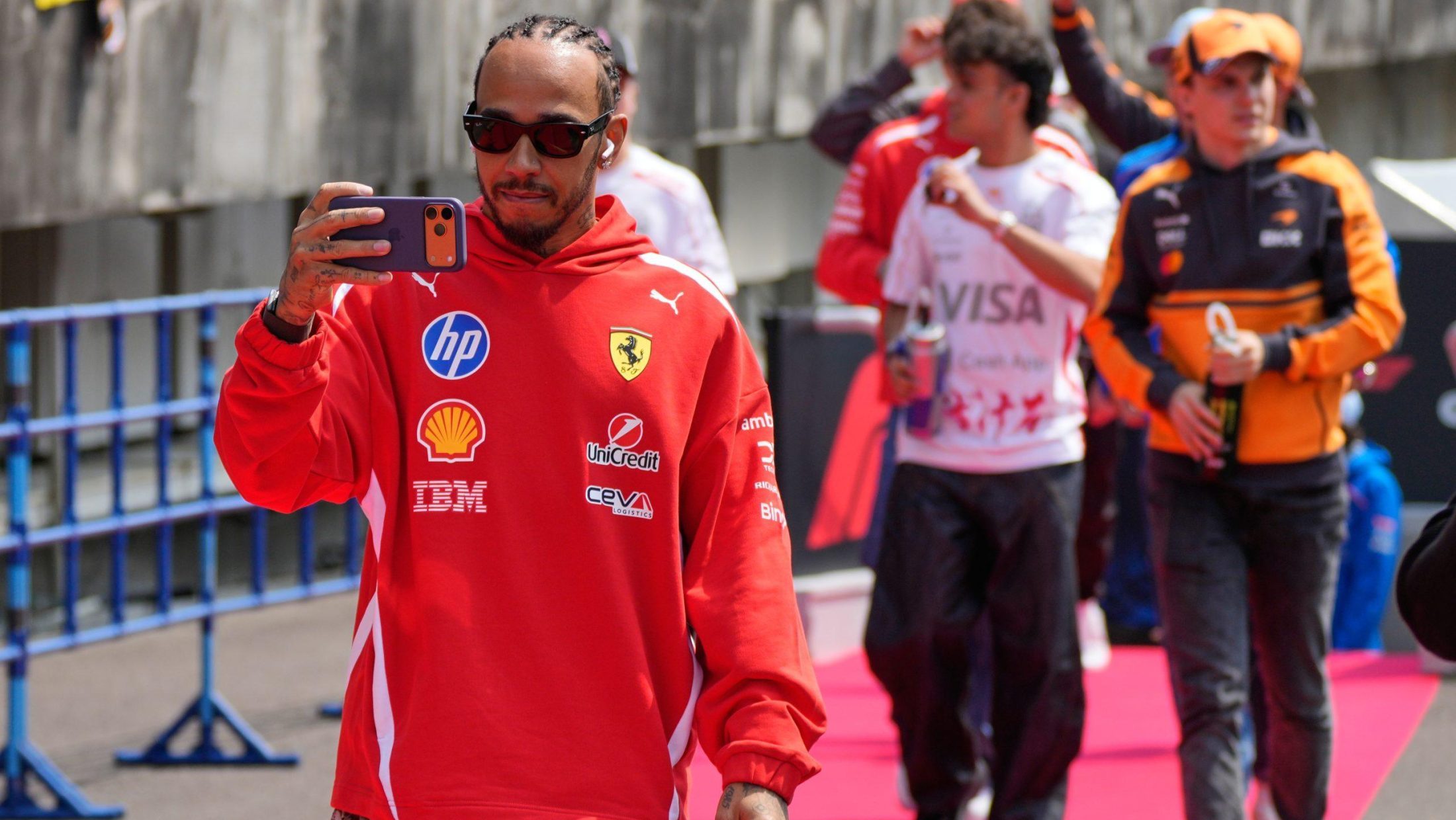 Da li je Luis Hamilton upravo potvrdio vezu sa rijaliti zvezdom?