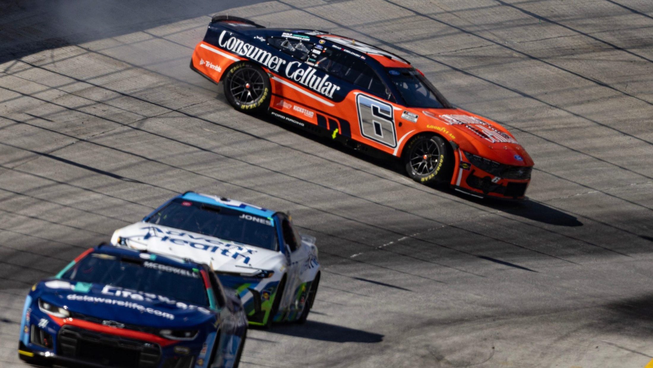 Ovaj limitirani sat inspirisan je trkačkim stazama i izgleda – vrhunski