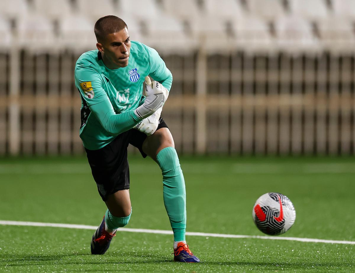 Remi na Karaburmi, Popović odbranio penal