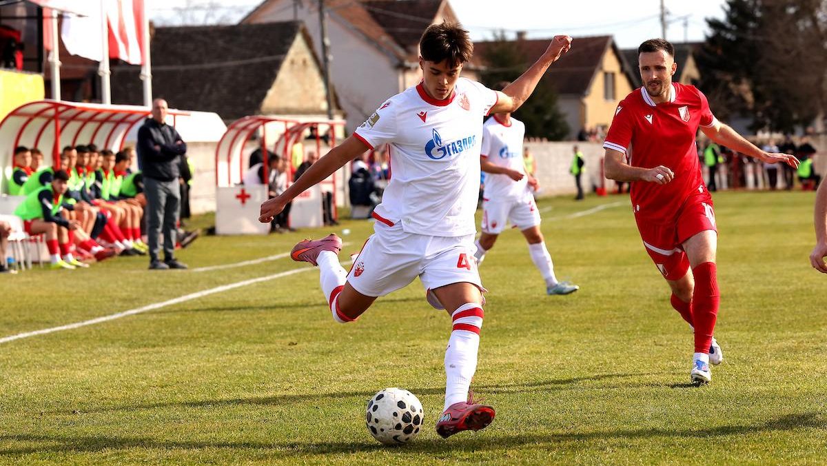 Dominacija Zvezdinih bisera: Mladi sigurni protiv Mladosti, Grafičar na čelu plej-auta