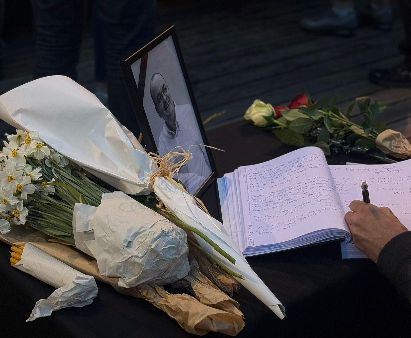 Oproštaj od Duška Vujoševića: Kolona navijača i emotivan gest igrača Partizana (VIDEO)